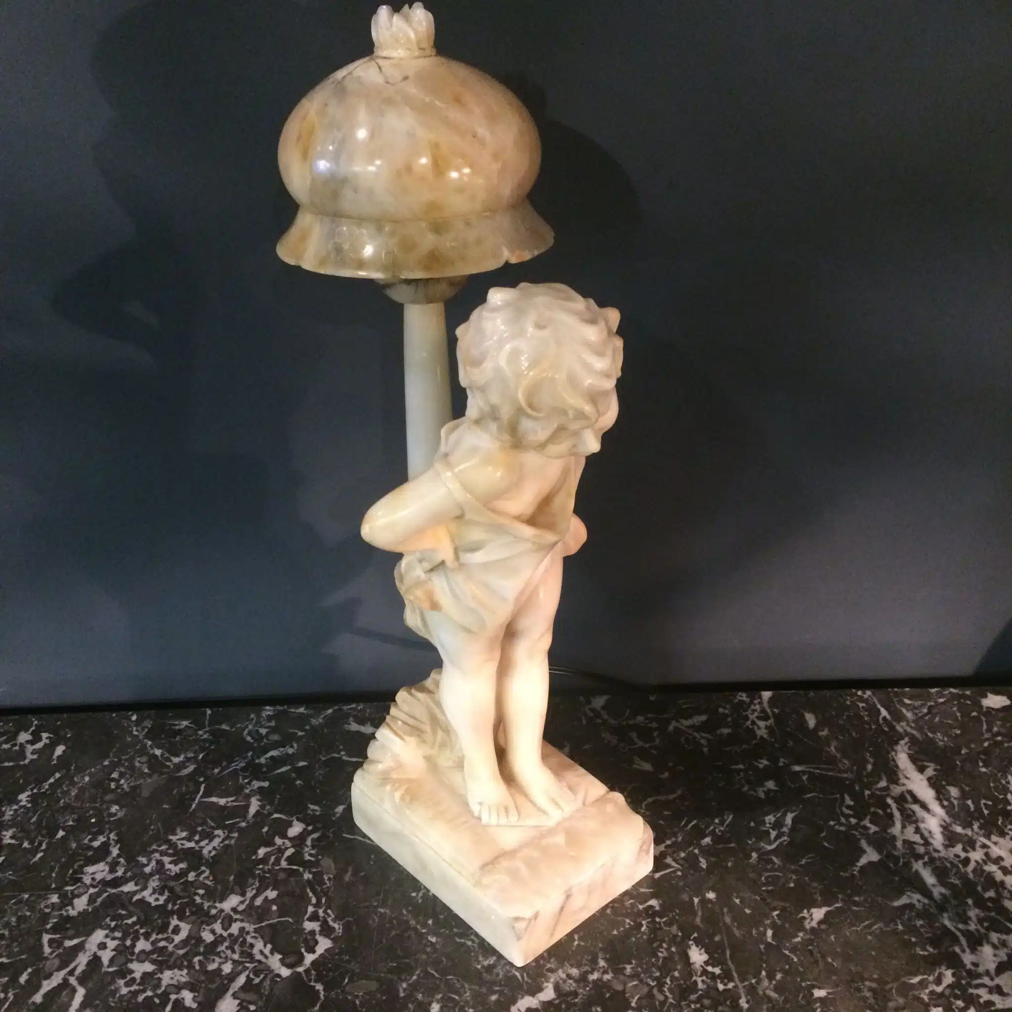 Figura Luminaria en Alabastro Firmada. - Imagen 3