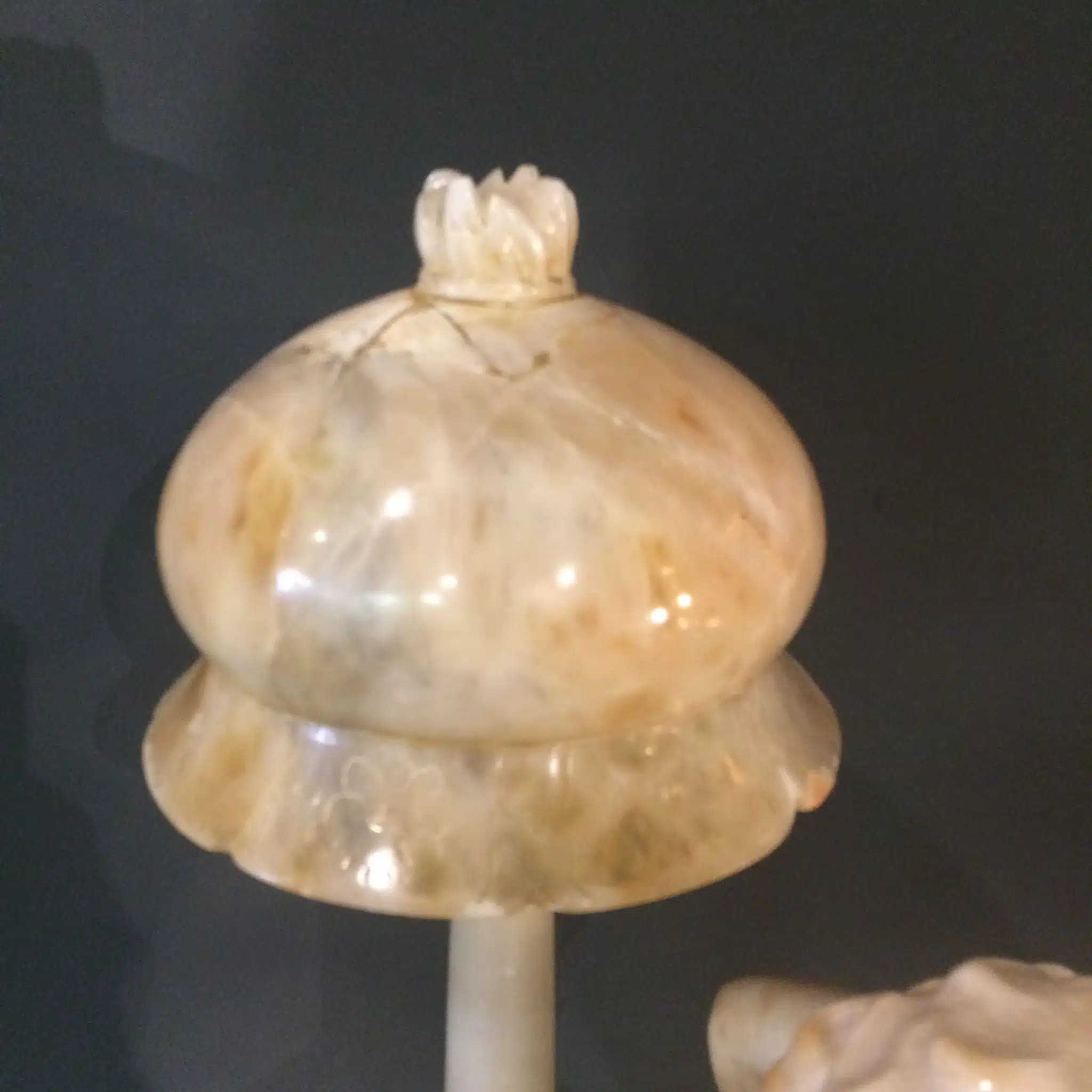 Figura Luminaria en Alabastro Firmada. - Imagen 4