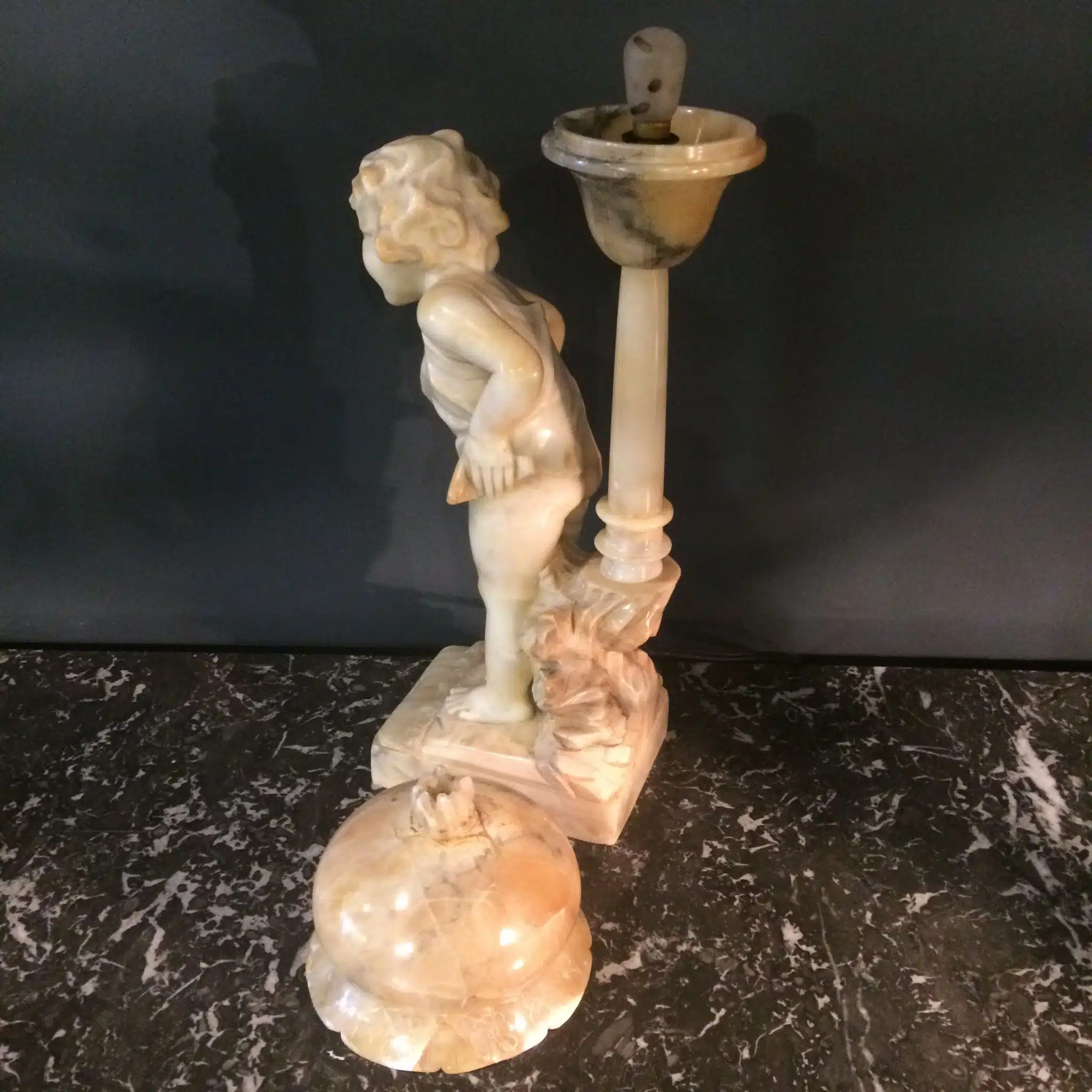 Figura Luminaria en Alabastro Firmada. - Imagen 7