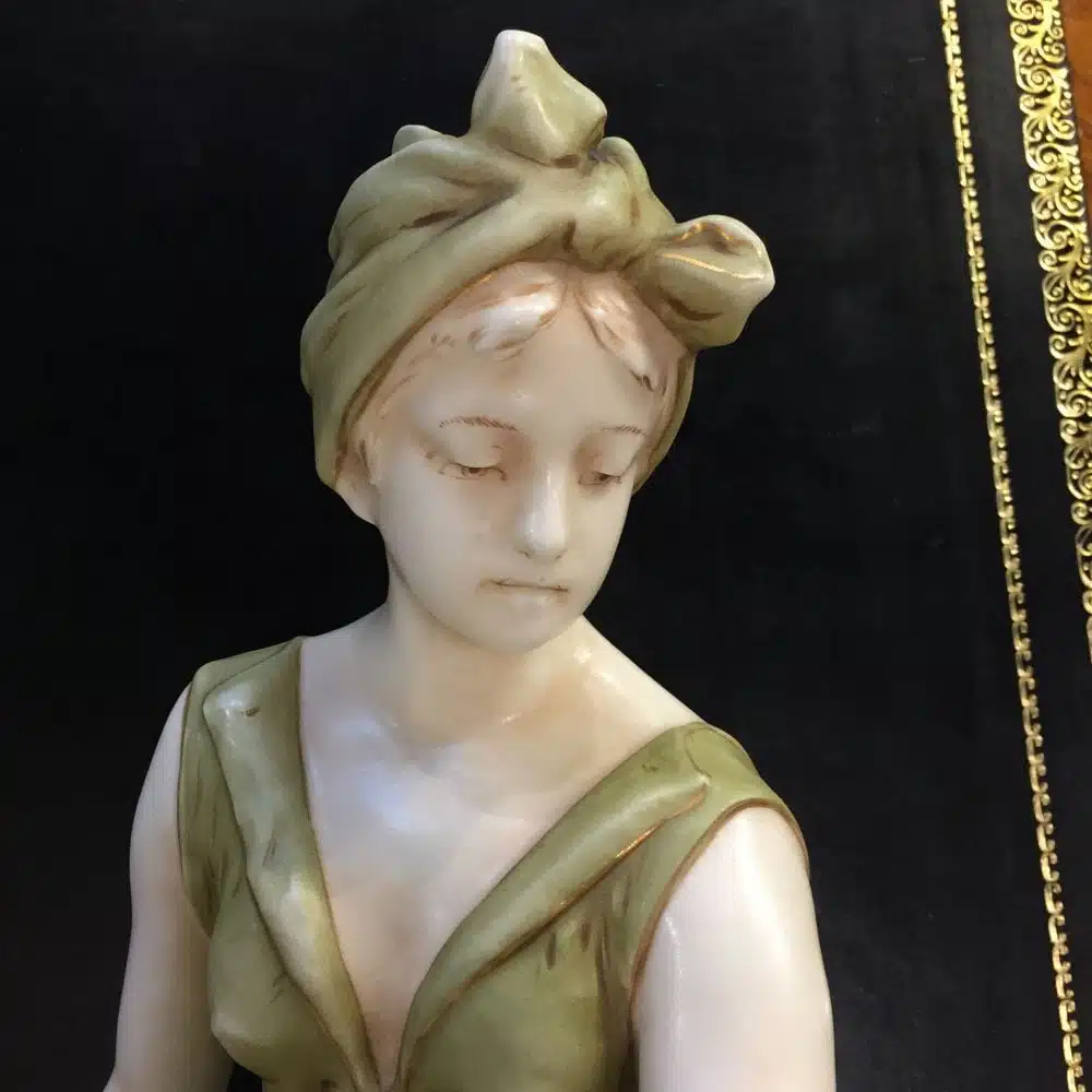 Faience Mujer Sentada - Imagen 3